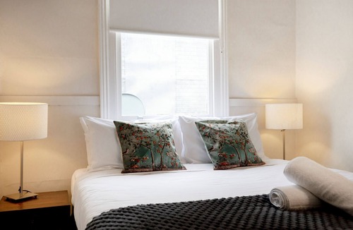 Alexandra Hotel | Corner Hotel Alexandra