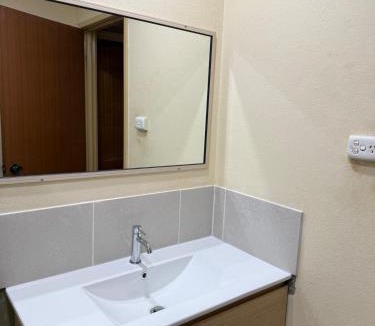 Wonthella Apartment | Corner unit 1x1 self-check in