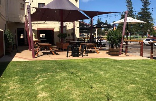 Wallaroo Hotel | Cornucopia hotel