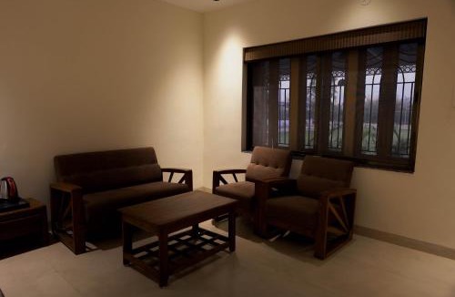 Hoshangabad Hotel | COSMIC INN