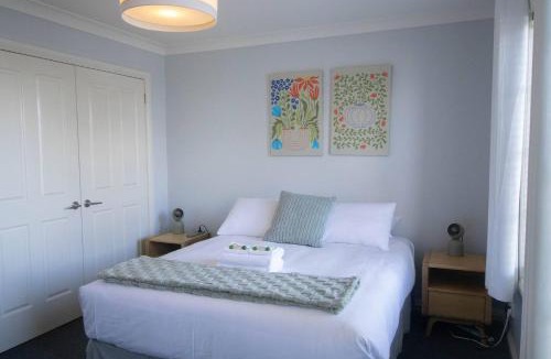 Ballarat House | Cosmo Place - Pet Friendly with Private Yard