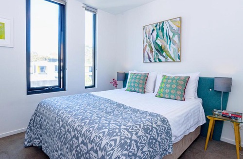 Carlton Apartment | Cosmo Stays- Penthouse with Incredible City View