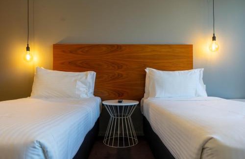 St Kilda Hotel | Cosmopolitan Hotel and Apartments
