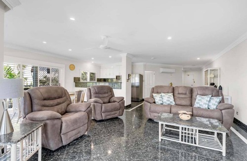 Trinity Beach Resort | Costa Royale 3 Bedroom Beachfront Apartment 9