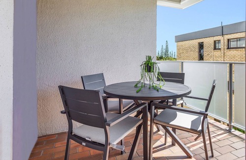 Maroochydore Apartment | Cosy 2-Bedroom Seaside Unit Steps from Beach
