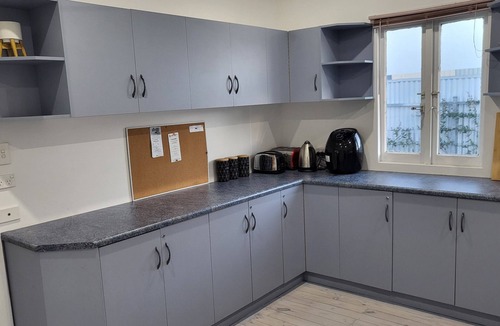 Taperoo House | Cosy, affordable whole 3Bed house, ideal for a large family and pet friendly!