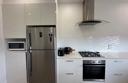 Clare House | Cosy and comfortable executive Unit with gorgeous views and close to town centre