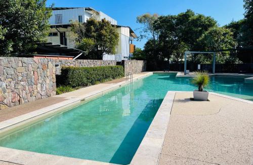 Twin Waters Apartment | Cosy Apartment at North Shore Village Twin Waters - Private Garden - 2 Min Walk to Beach & River