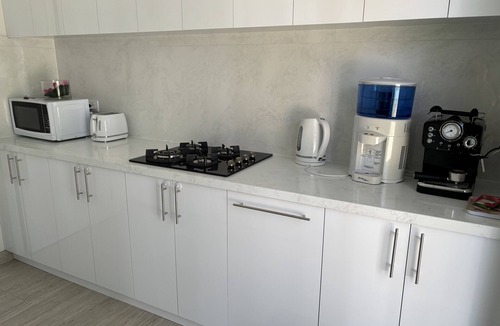 Clematis House | Cosy apartment close to Puffing Billy