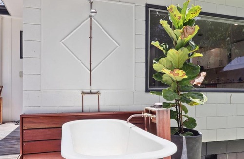 Dora Creek House | Cosy Creekside