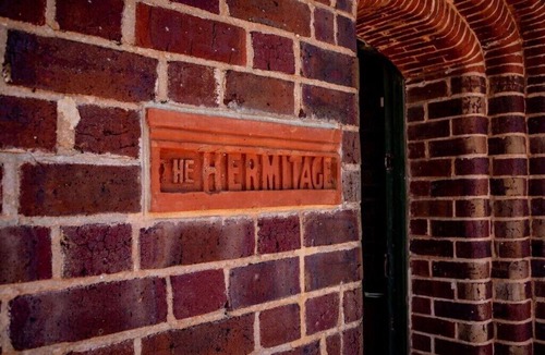 Geraldton Cottage | Cosy Heritage Retreat - Pet Friendly Rated as "Exceptional" by previous Guests.