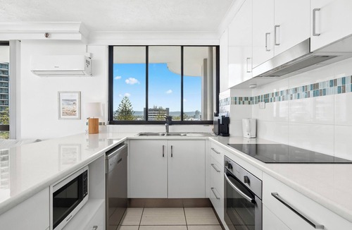 Gold Coast Apartment | Cosy Ocean Views Apartment w/cinema at night. Pet-Friendly!