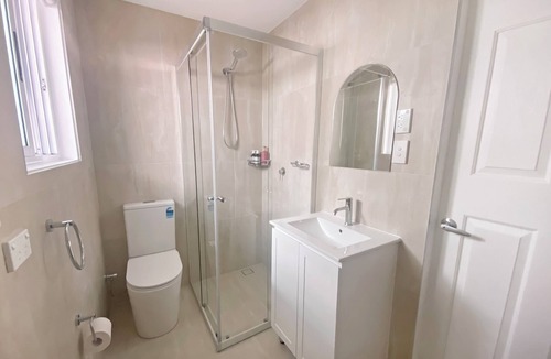 Engadine Apartment | Cosy personal me-space in leafy Engadine close to the Royal National Park.