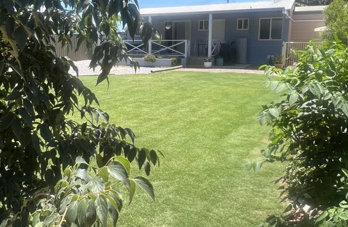 Aldinga Beach Cottage | Cosy Stirling cottage walking distance to the beach,