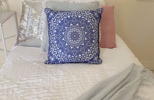 Windsor Apartment | Cosy Studio for Females or Females & Child/ren ONLY