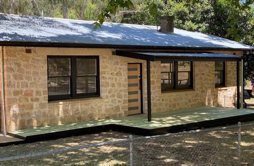 Mitcham Cottage | Cottage - 3 Bedrooms & 2-bathroom Cottage