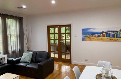 Mitcham Cottage | Cottage - 3 Bedrooms & 2-bathroom Cottage