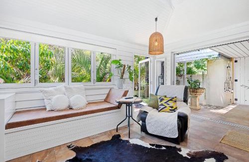 Palmyra Villa | Cottage Gem - 2BR Parkside Retreat