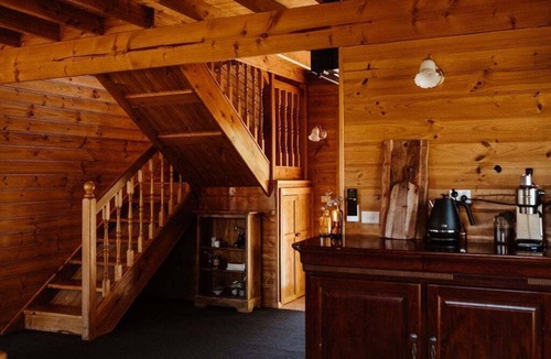 St Helens House | Cottage Grove - close to town & cute as a button