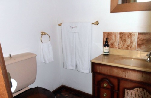 Napoleon Reef House | Country Accommodation at Napoleon Reef