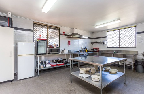 Centennial Park Hotel | Country Comfort Amity Motel
