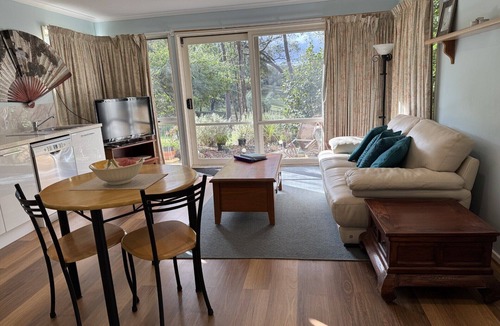 Hepburn Apartment | CountrysideRetreat Romance Intimate NativeWildlife Daylesford - Hepburn