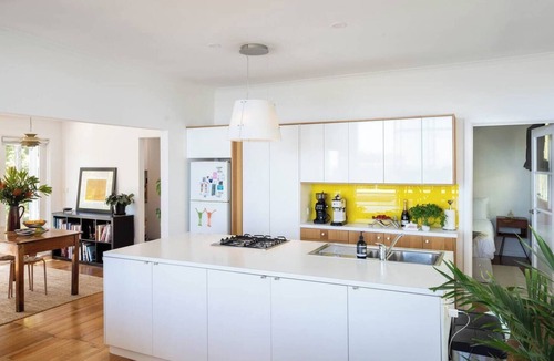 McCrae Cottage | Couples Corner A Stylish Bay View Retreat