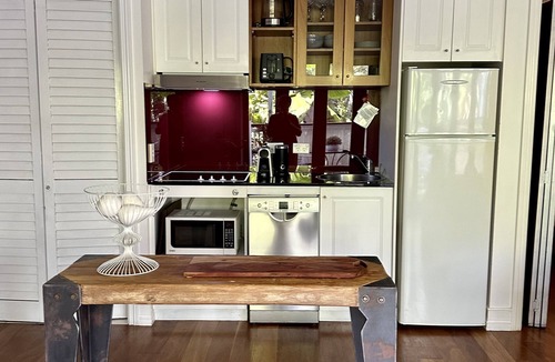 Port Douglas Apartment | Court Room 100 — Boutique Port Douglas Apartment | Private, Central, Pool-View