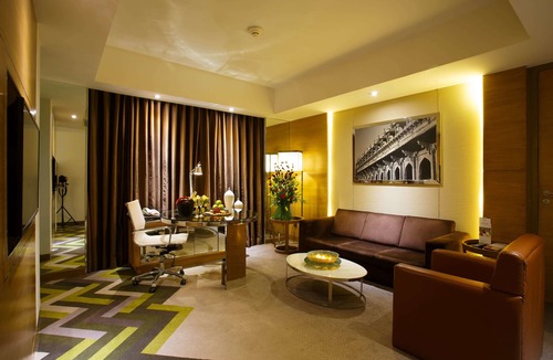 Basai Hotel | Courtyard by Marriott Agra
