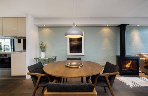Windsor House | Courtyard Townhouse by Property Mums