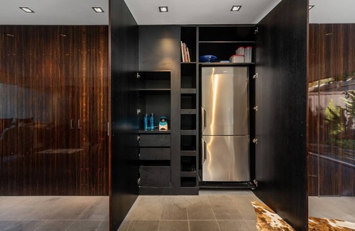 Windsor House | Courtyard Townhouse by Property Mums