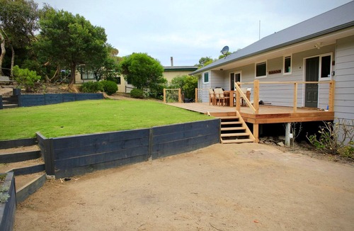 Fairhaven House | Cowallinga - a hop, skip and jump to Fairhaven SLSC and beach