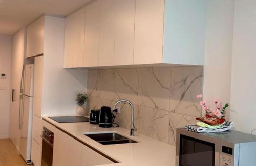Phillip Apartment | Cozy 2BR, 2bath 2 parking, Pet Friendly, 6 sleep, Woden ,