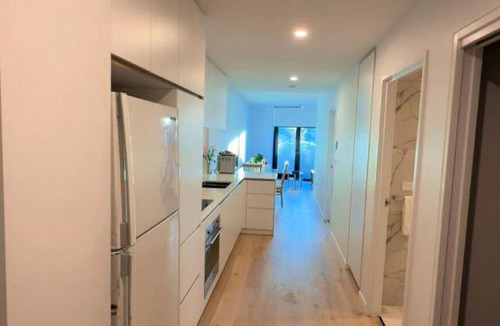 Phillip Apartment | Cozy 2BR, 2bath 2 parking, Pet Friendly, 6 sleep, Woden ,