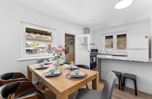 Keswick House | COZY 3BR home near Adelaide CBD