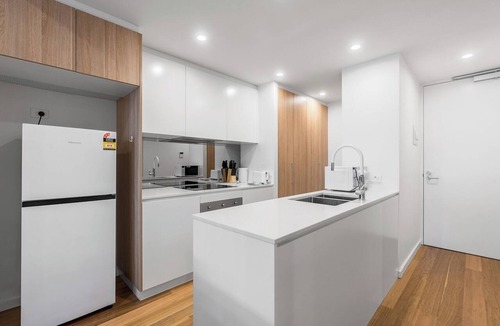 Braddon Apartment | Cozy and Central Located 2BR Apartment w/Parking