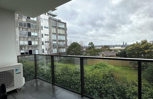 Doncaster Apartment | Cozy apartment 5 mnt walk to Westfield Doncaster