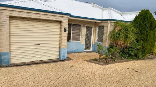 Balcatta House | Cozy Balcatta Home