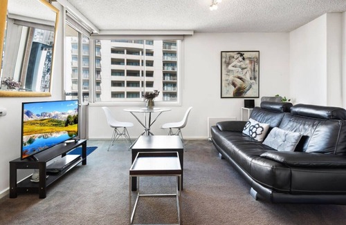 Chinatown Apartment | Cozy City Living in Unbeatable Location
