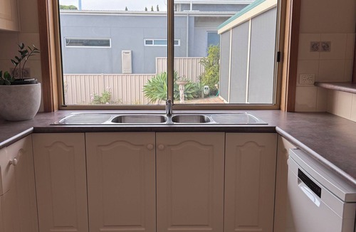 Lacepede House | Cozy Coastal Escape | BBQ, Pool Table & Courtyard - Pet- Friendly!