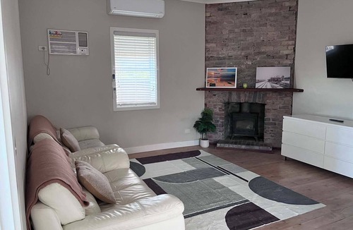 Blayney House | Cozy country retreat