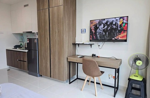 Batu Lintang House | Cozy Home 2 @Kozi Square near General Hospital