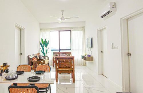 Kampung Pantai Dalam Apartment | Cozy Loft at Cubic Botanical KL by HCK