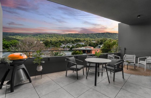 Thirroul Apartment | Cozy Long Weekend Escape Walk to Beach & Train