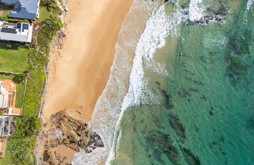 Thirroul Apartment | Cozy Long Weekend Escape Walk to Beach & Train