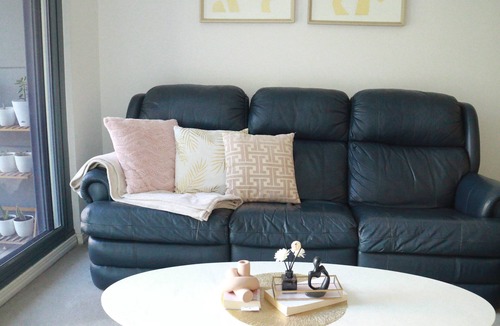 Hornsby Apartment | Cozy Minimalist 1 Br Apt near Hornsby mall & trains
