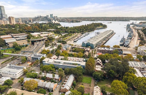 Woolloomooloo Apartment | Cozy Open-Plan Studio With Pool Access Near Wharf