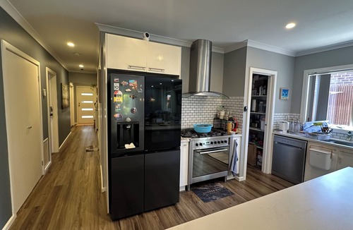 Deer Park House | CoZy Private Room near Deer Park Train Station