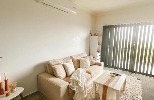Cranbourne West House | Cozy room in Cranbourne