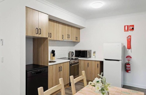 Adelaide Central Business District House | Cozy Stays - Private Rooms